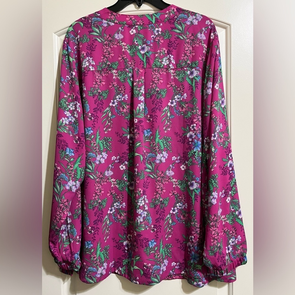 Joan Rivers Women’s Pink Floral Button Up Blouse Size 2X - Picture 3 of 5